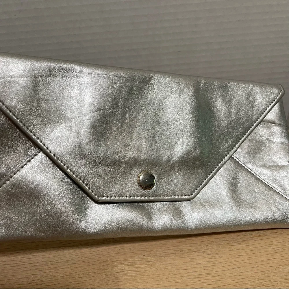 Sobella Silver Metallic Leather Clutch Cocktail Party Wedding Prom Minimalist